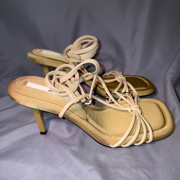 Zara Butter Yellow Strappy Lace-Up Square Toe Heels Size 6.5 NWT - Picture 2 of 7